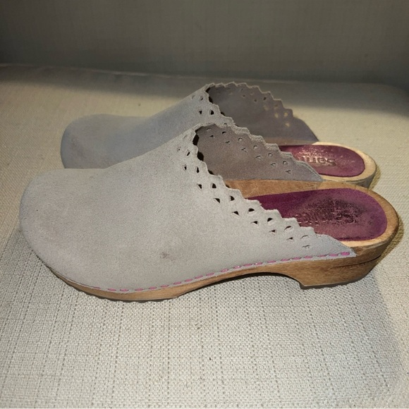 SANITA Size 37EU / 6.5 USA Tan Suede Clogs Wooden Sole Open Back Shoes Laser Cut - Picture 5 of 11